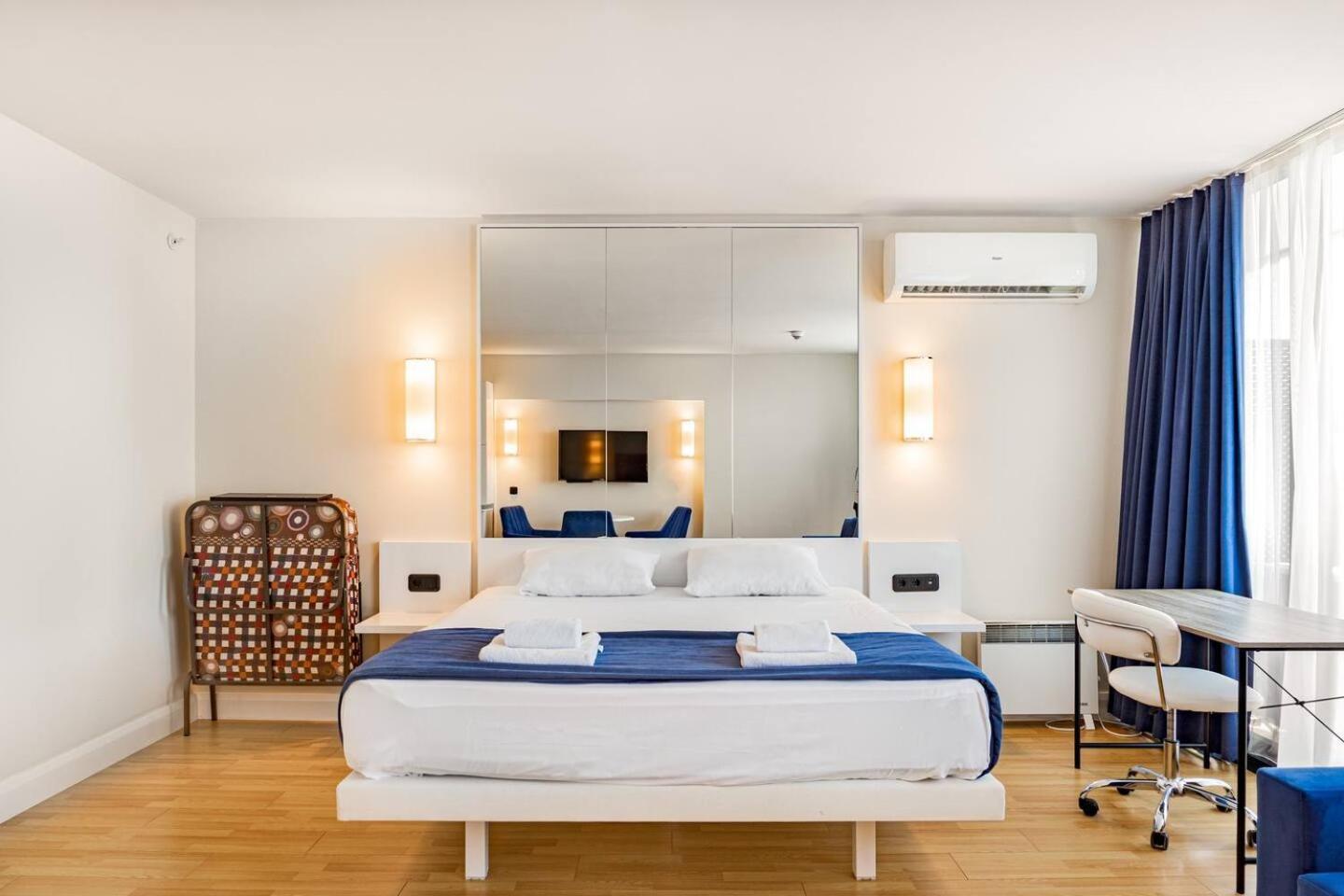Orbi City Block A Floor 10 Room 40 Batumi Exteriör bild